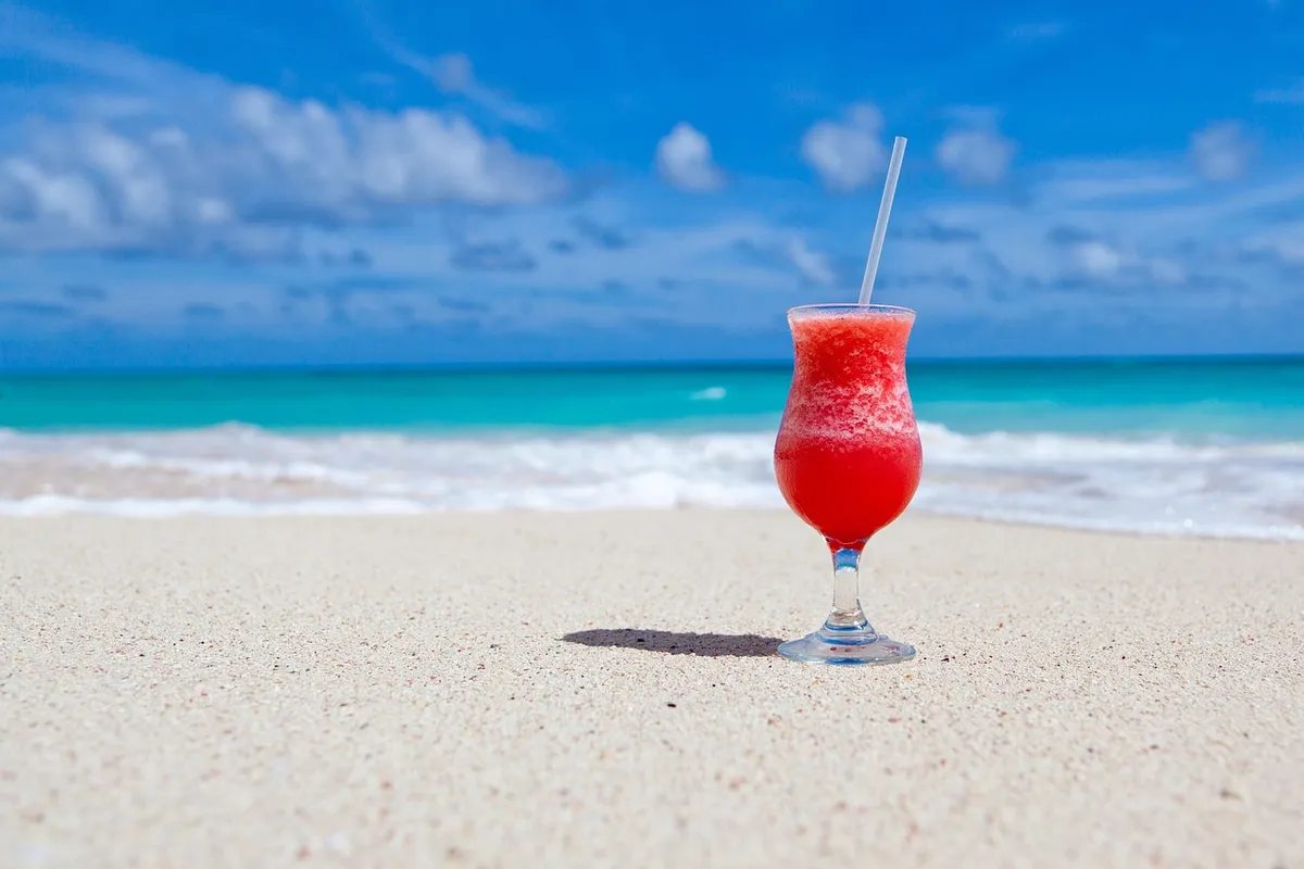 drink, cocktail, beach, beverage, refreshment, alcoholic drink, alcoholic beverage, glass, coast, sand, shore, nature, seashore, paradise, tropical, caribbean s