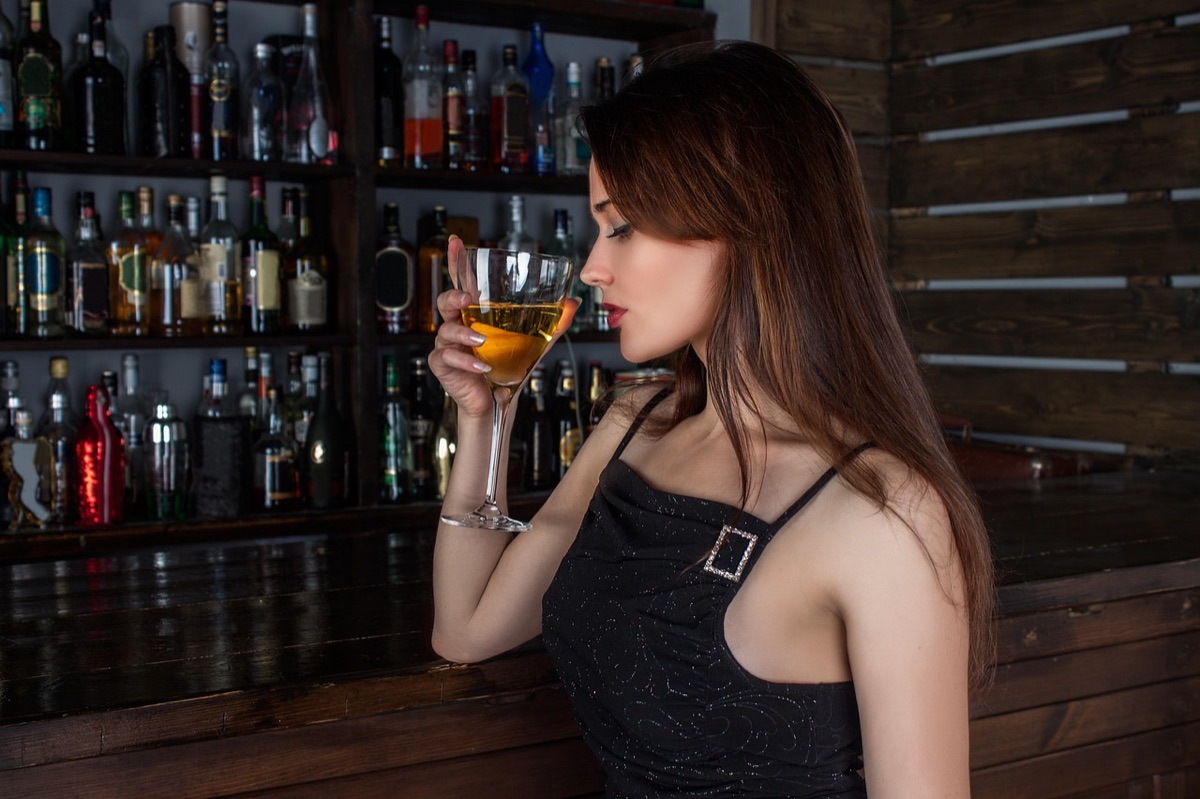 澳洲超商Coles酒類專區展示葡萄酒與烈酒