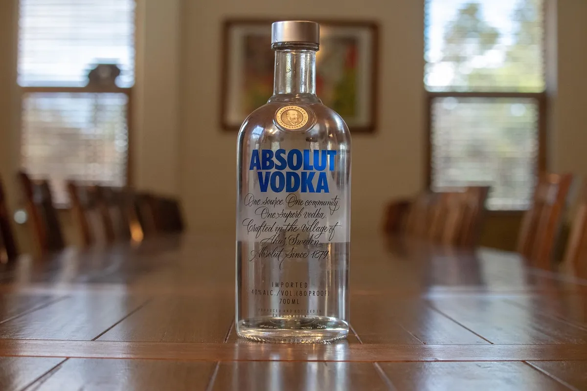 vodka, alcohol, absolute, alcoholic, bottle, glass, textured, brown bottle, vodka, vodka, vodka, vodka, vodka