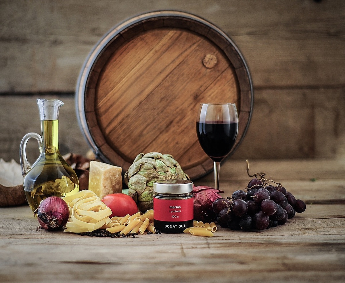 Wein Glas mit Olivenöl