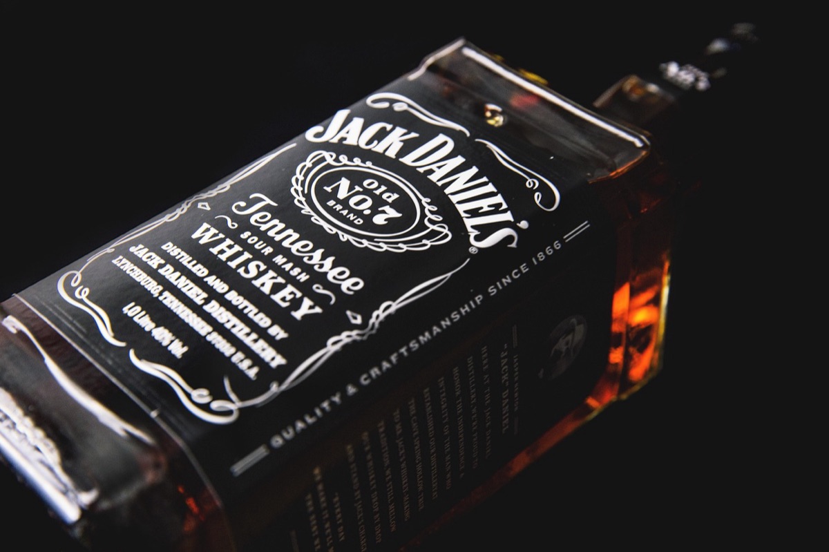 etichetta di whiskey premium