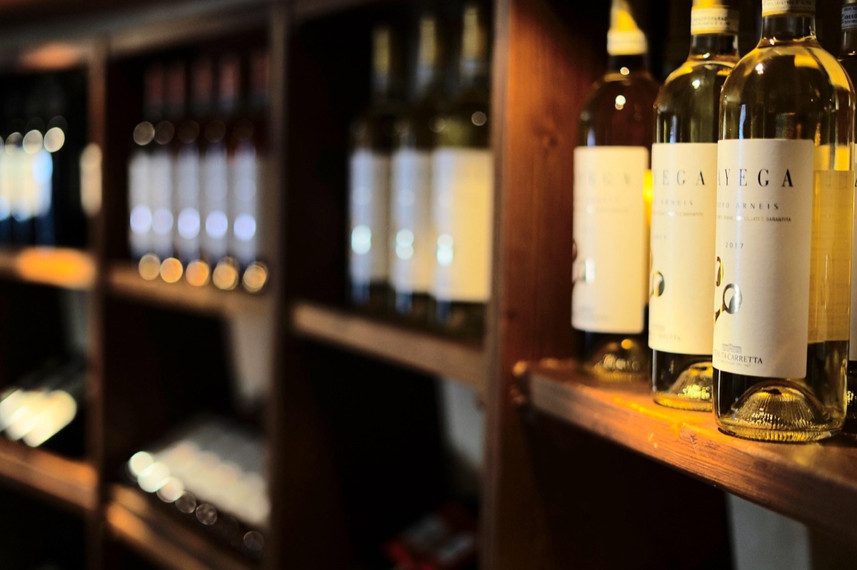 tastado de vino con hielo